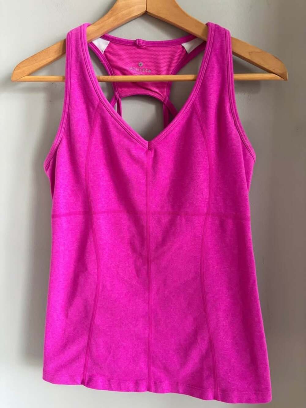 Athleta Equator Racerback Tank Top Pink Fuchsia Built-in Shelf Bra Size M